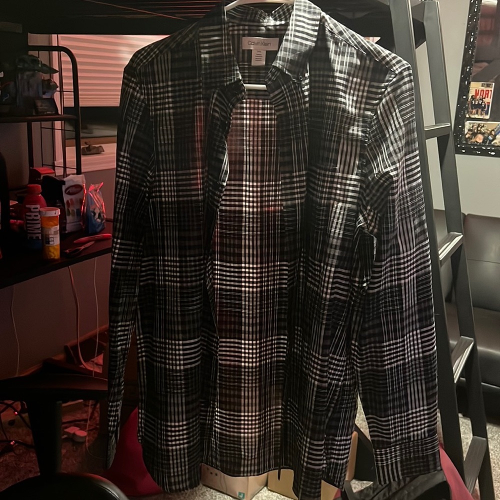 Calvin Klein button up Small